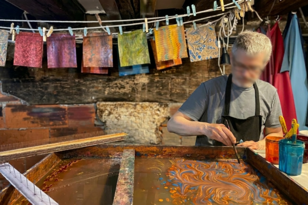 Venetian Marbled Paper Workshop in Venice