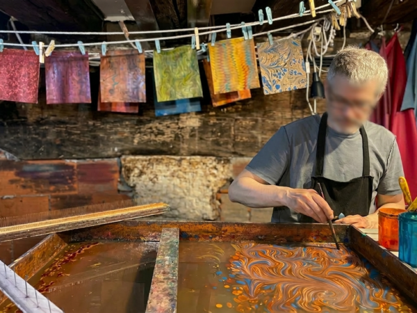 Venetian Marbled Paper Workshop in Venice