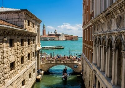 Bridges and Wells of Venice: Exploring the Hidden Corners of the City